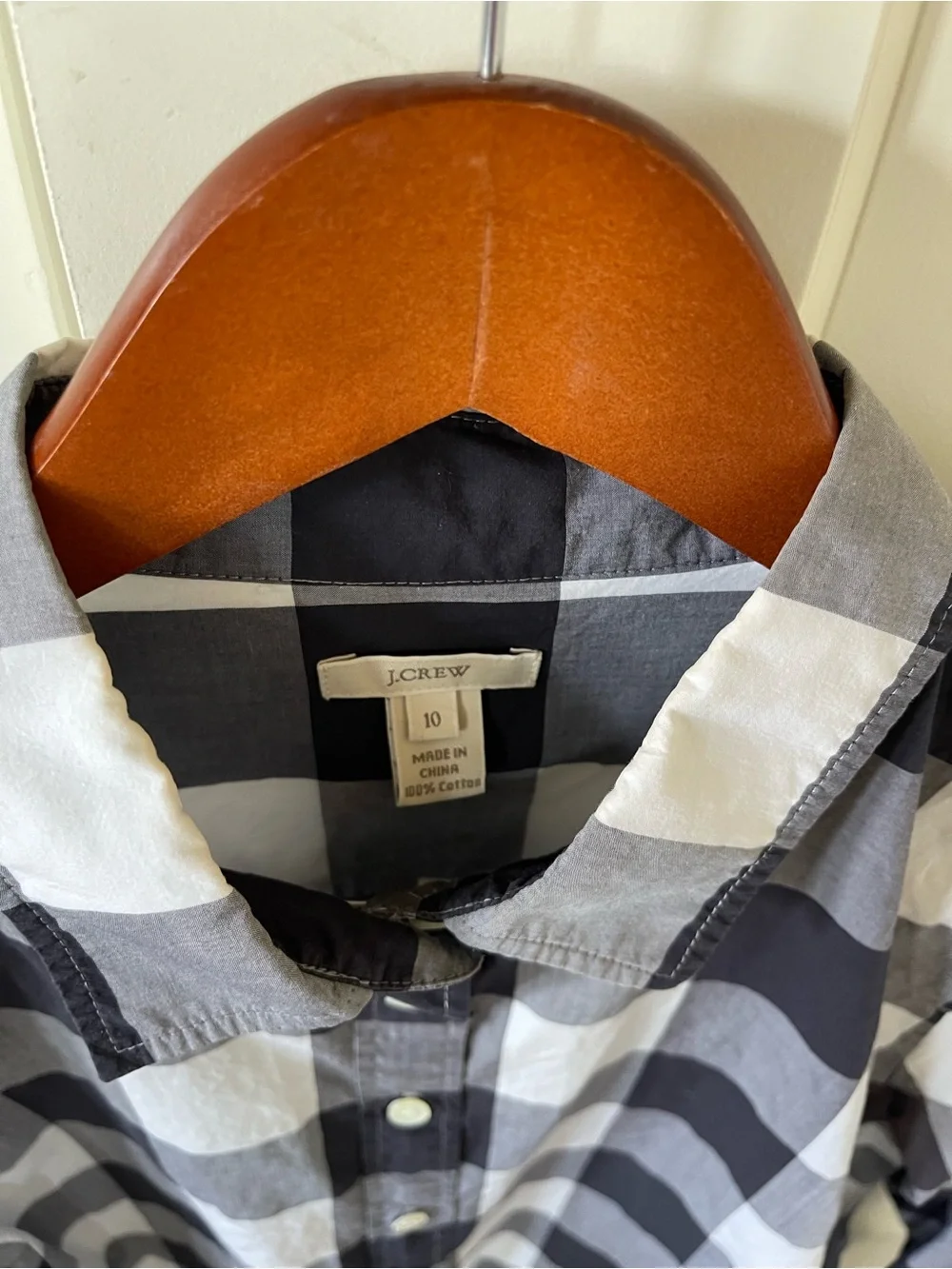 J.CREW *NWOT* Women’s Button Down Shirt White/ Dark Navy Buffalo- Size 10